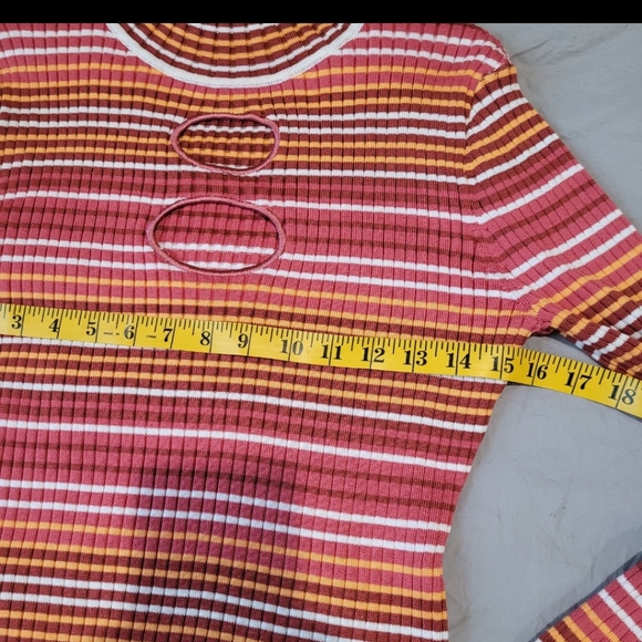 Madden NYC Sweater Women's Sz L striped cutout preppy punk retro peak a boo crop - Picture 9 of 11